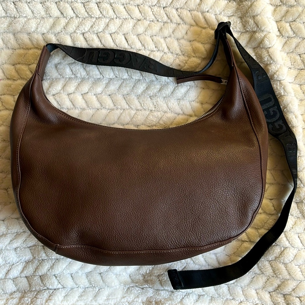 🦋 Up for trade 🦋 only looking for a large leather crescent